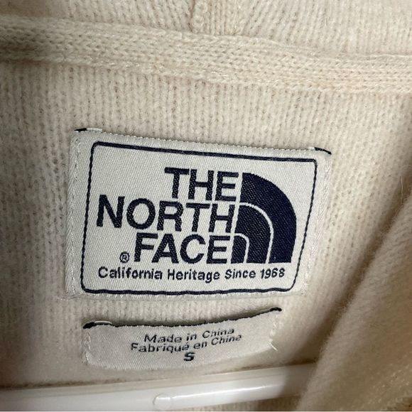 The North Face Women's Sweater - Cream, Pink, Blue - Picture 7 of 13